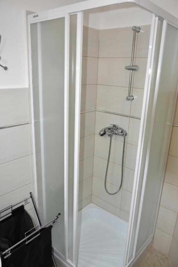 Csevi Apartmanhaz Mezokovesd Luaran gambar
