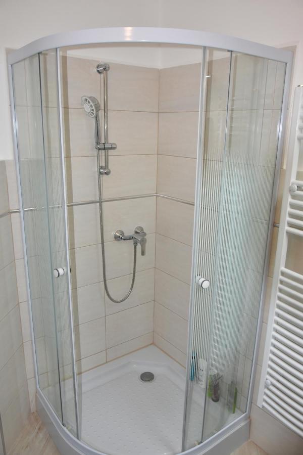 Csevi Apartmanhaz Mezokovesd Luaran gambar