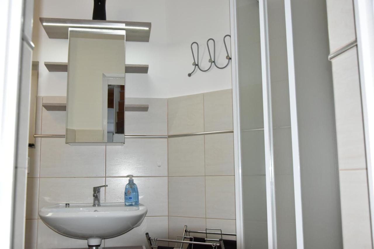 Csevi Apartmanhaz Mezokovesd Luaran gambar