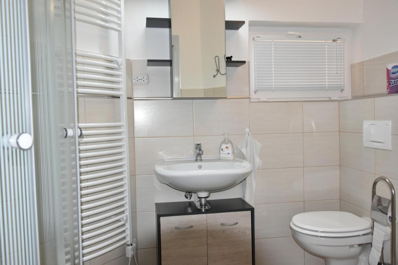 Csevi Apartmanhaz Mezokovesd Luaran gambar