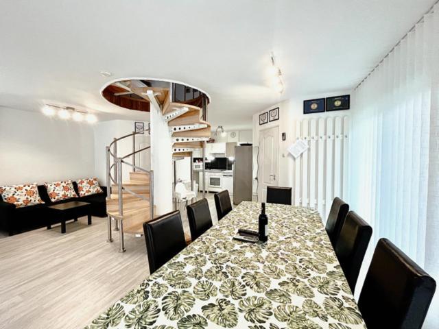 Csevi Apartmanhaz Mezokovesd Luaran gambar