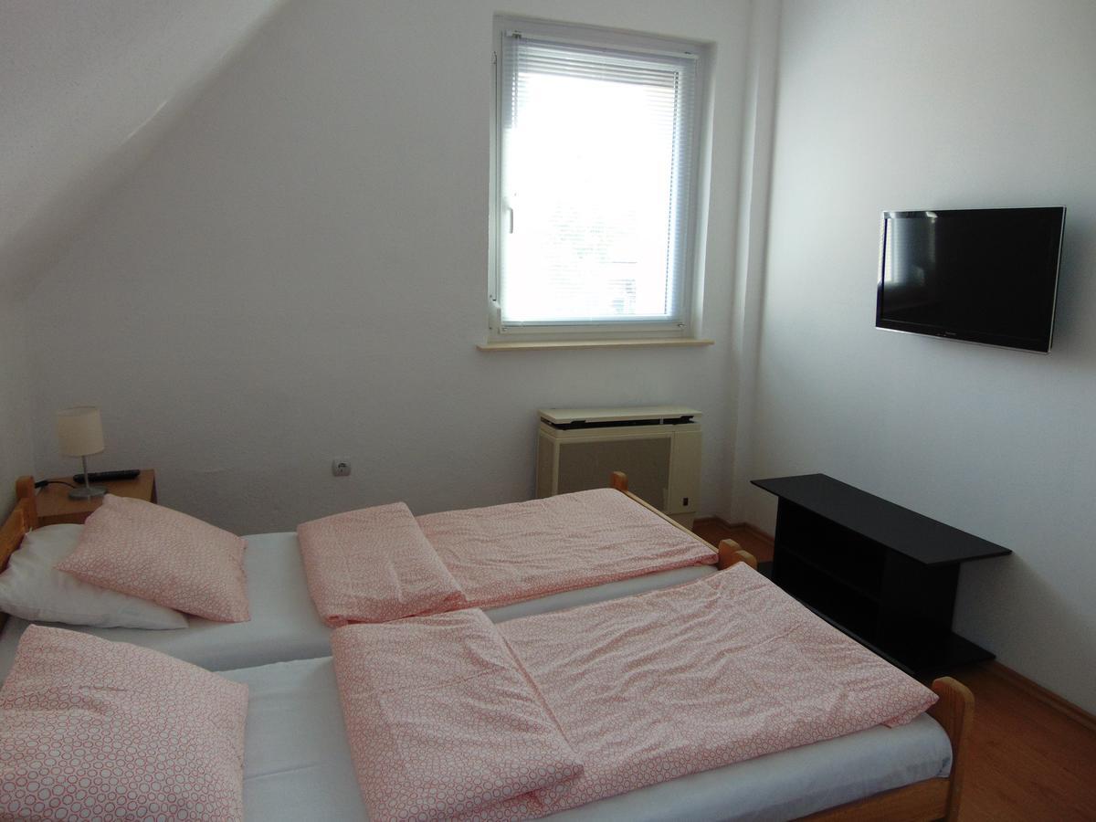 Csevi Apartmanhaz Mezokovesd Luaran gambar