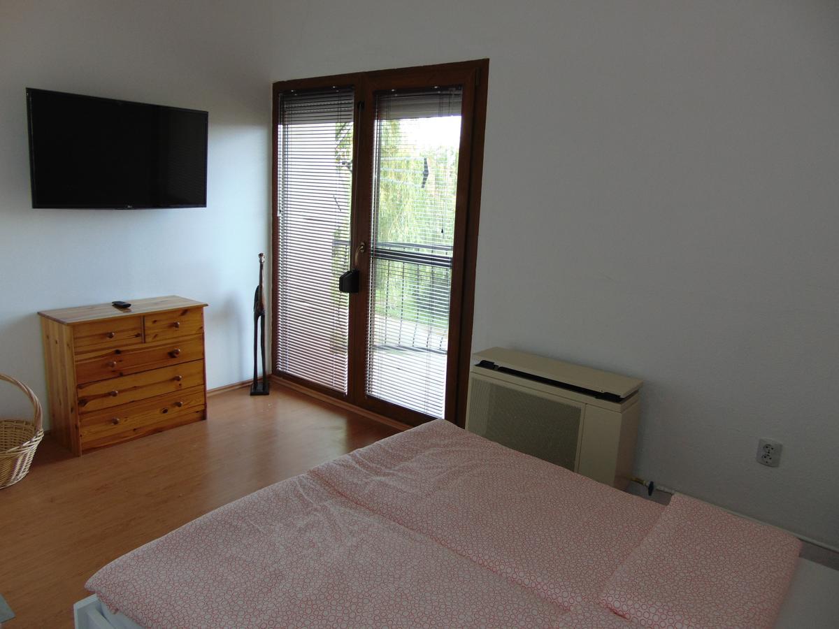 Csevi Apartmanhaz Mezokovesd Luaran gambar