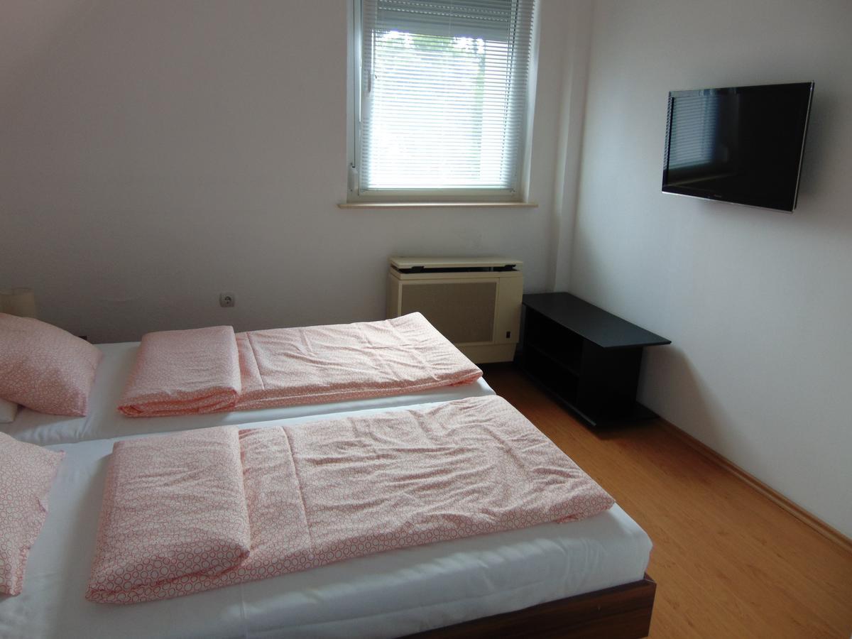 Csevi Apartmanhaz Mezokovesd Luaran gambar